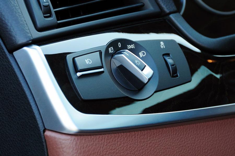  BMW 550i 2011 года  (фото 13 из 51)